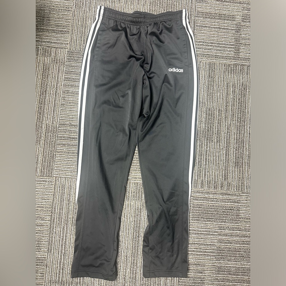 Men’s Adidas size medium black sweatpants with elastic waistband and drawstring